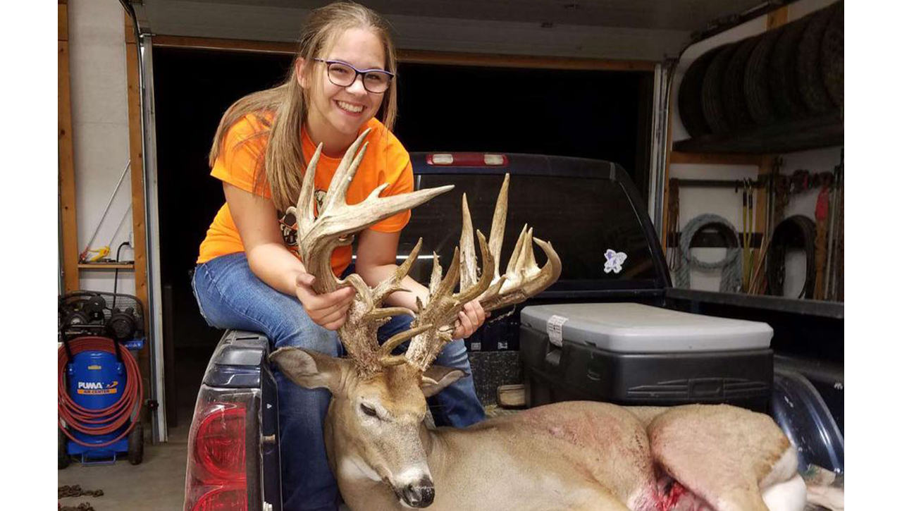 The Buck of a Lifetime World Record Whitetail Killed by Kansas Teen